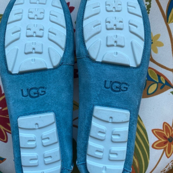 SOLD ELSEWHERE NEWWomen's UGG suede loafers blue 6.5 - Picture 2 of 8